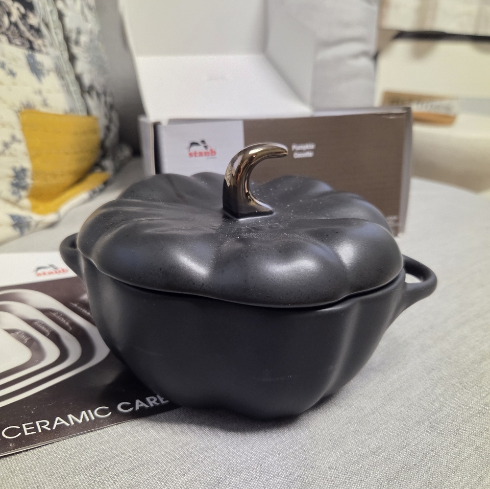 Staub Black Pumpkin Cocotte